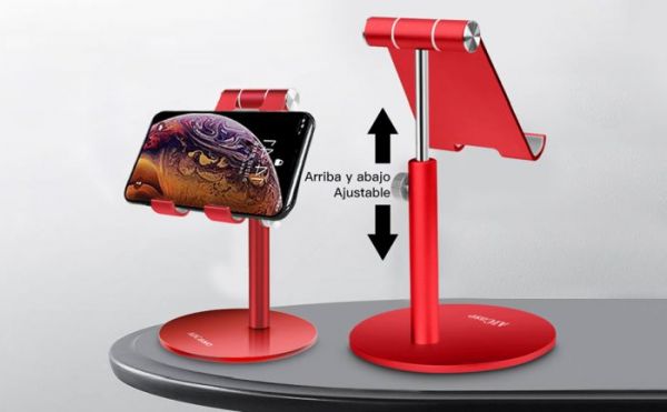 Soporte móvil de mesa en rojo de aluminio con un móvil encima encendido.